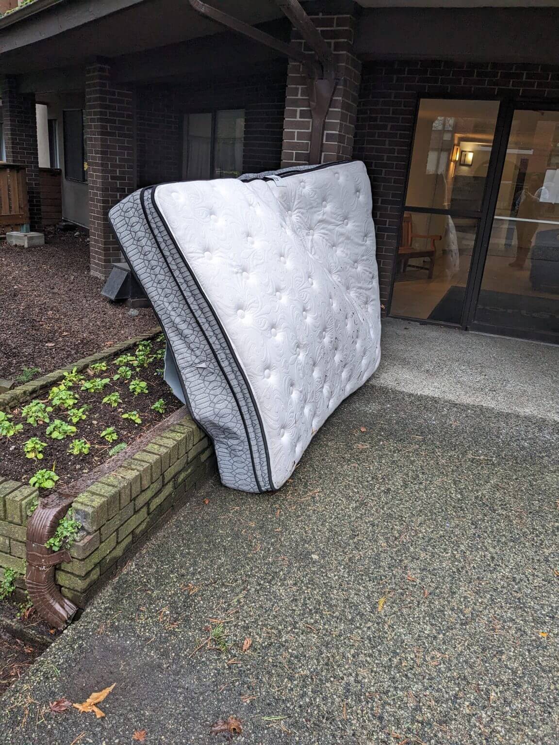 Mattress Removal Vancouver
